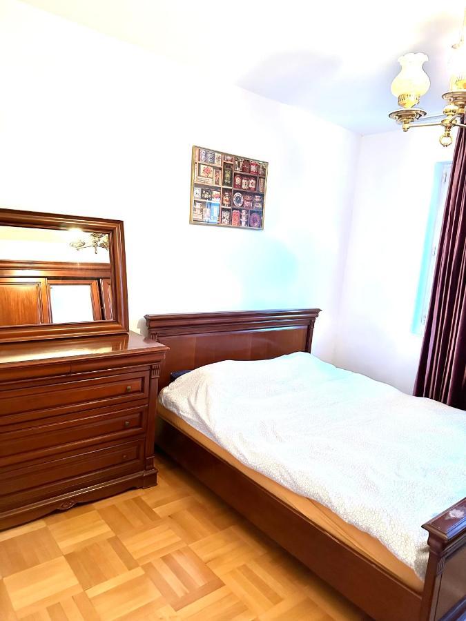 Vintage Bucharest Apartment Exterior photo